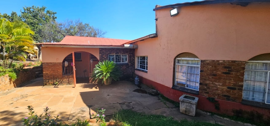 4 Bedroom Property for Sale in Mooinooi North West
